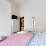 7 Seven Bed & Breakfast