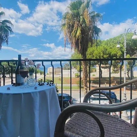 Il Balcone Sullo Stretto 3*